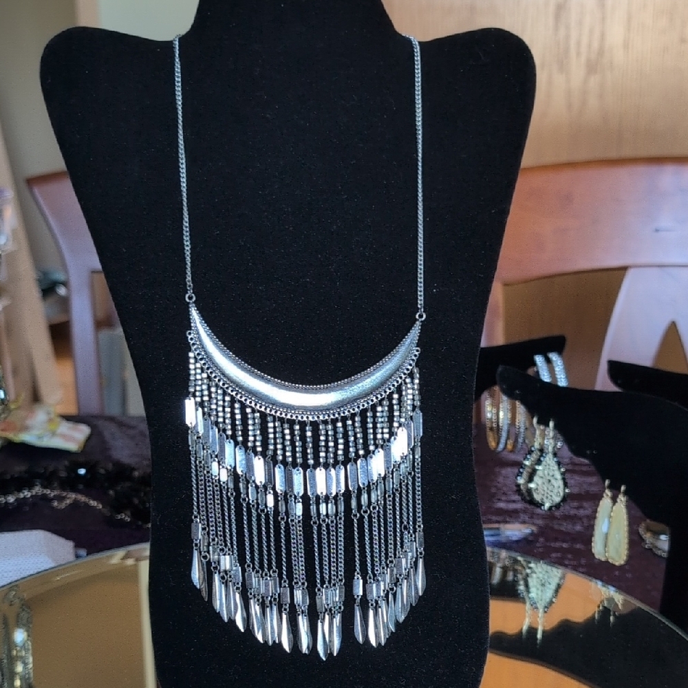 Silvertone Bib Dangle Feathers Statement Necklace… - image 4